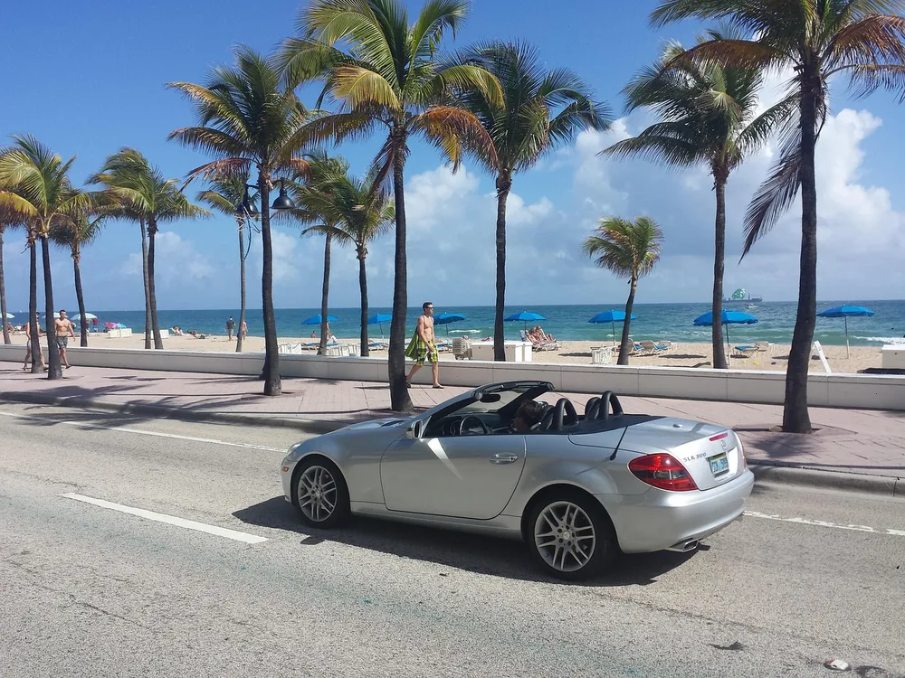 Familia en la playa de Miami